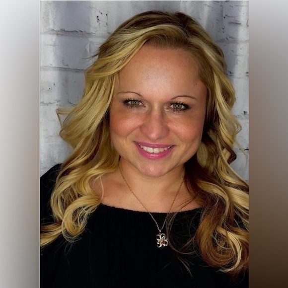 Welcome to Fashion Therapy where you are Free to BE YOU!  ….your beautiful self… - Picture 2 of 3